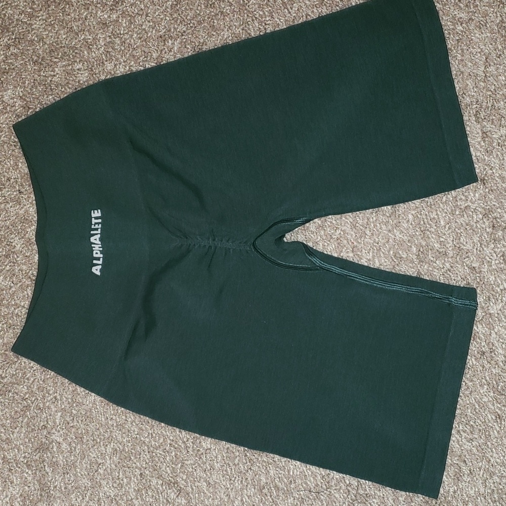 Alphalete Amplify Biker Shorts - S - Forest Green
